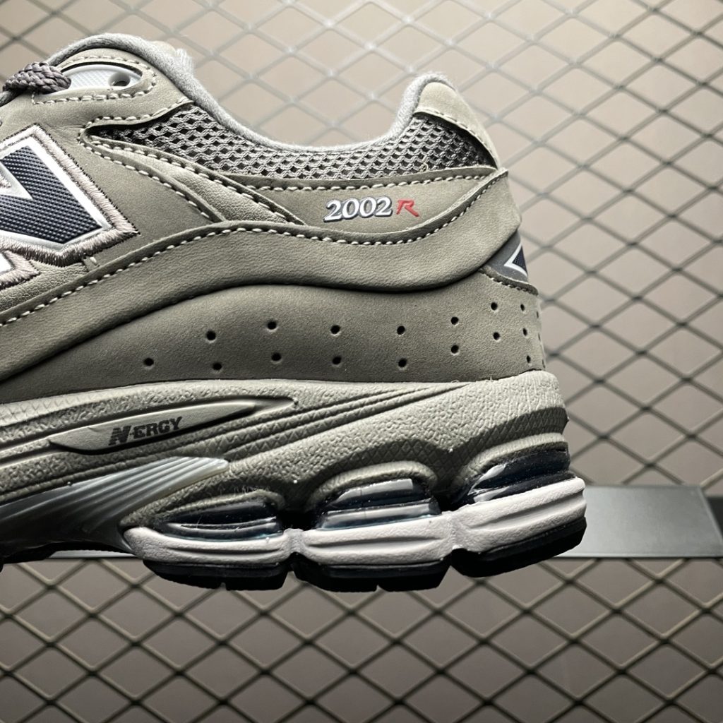New Balance 2002R 缓震 防滑耐磨 透气 复古拼接 防水 气垫 慢跑 跑鞋插图2 New Balance 2002R 缓震 防滑耐磨 透气 复古拼接 防水 气垫 慢跑 跑鞋插图2