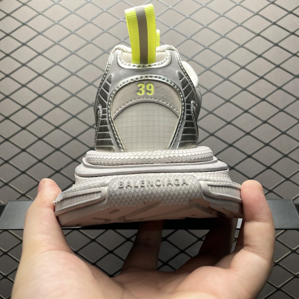Balenciaga巴黎世家3XL Ripstop复古老爹鞋解析插图2