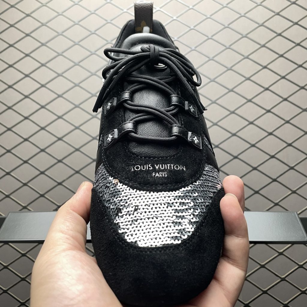 LV Trainer黑武士上脚！7小时手工缝制，暗藏Virgil绝笔金标🔥插图3
