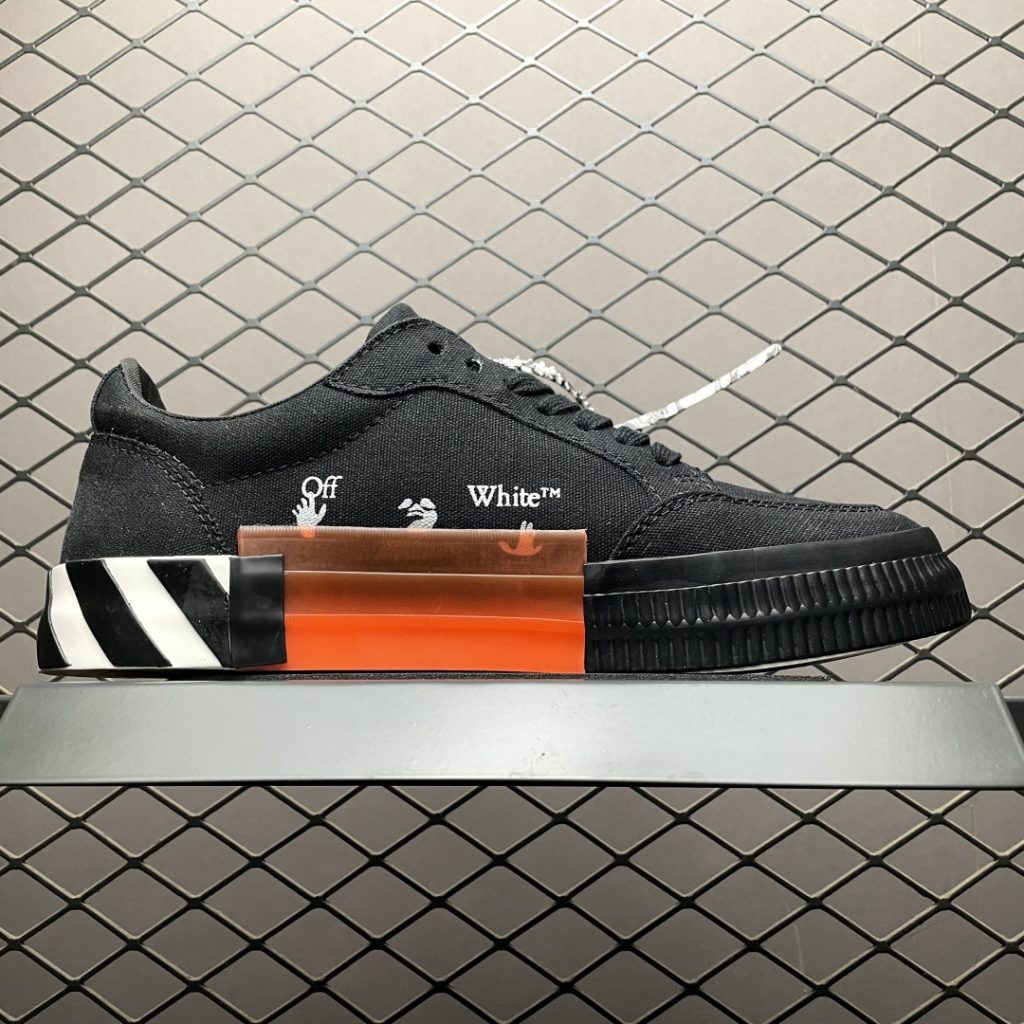 Off-White c/o Virgil Abloh Vulc Low Top 箭头低帮硫化帆布板鞋插图4 Off-White c/o Virgil Abloh Vulc Low Top 箭头低帮硫化帆布板鞋插图4