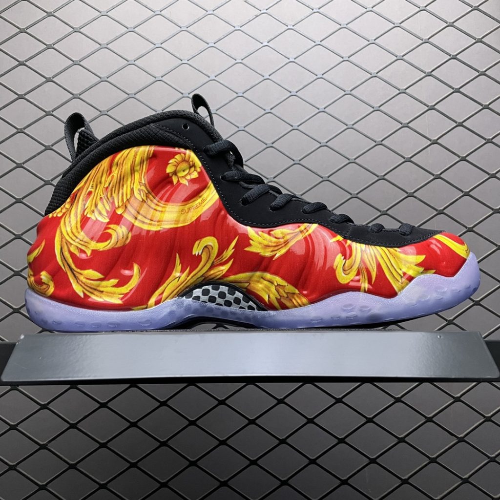 以下是关于这款 Supreme x NK Air Foamposite One（红稻草喷泡）插图