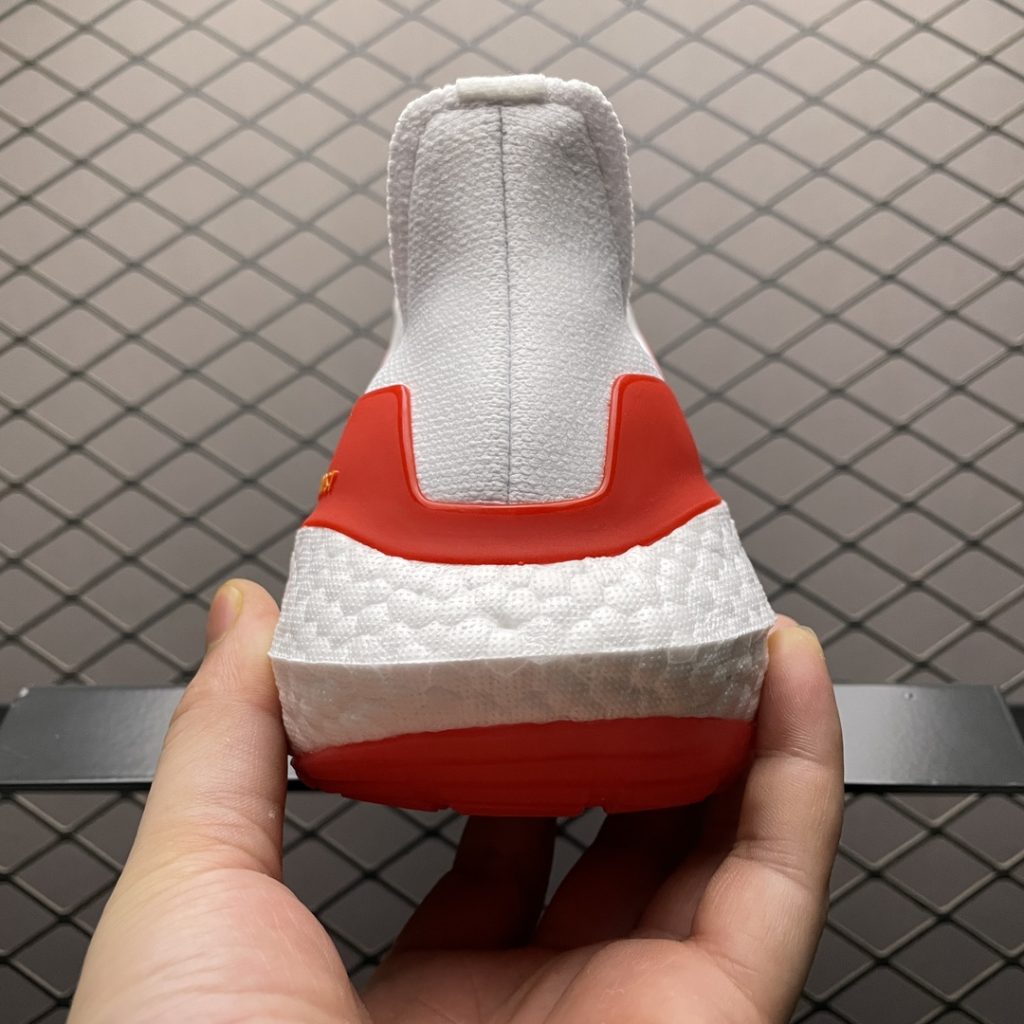 完全被ultraboost俘获，Adidas UB23最强跑鞋插图1