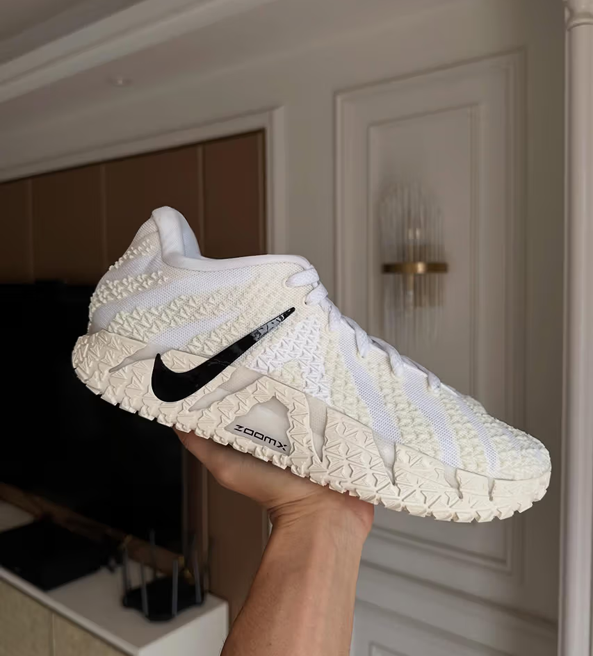 Nike 正式发布 Ja Morant 第三代战靴 Ja 3 “White/Coconut Milk” 配色,简约与锋芒并存插图 Nike 正式发布 Ja Morant 第三代战靴 Ja 3 “White/Coconut Milk” 配色,简约与锋芒并存插图