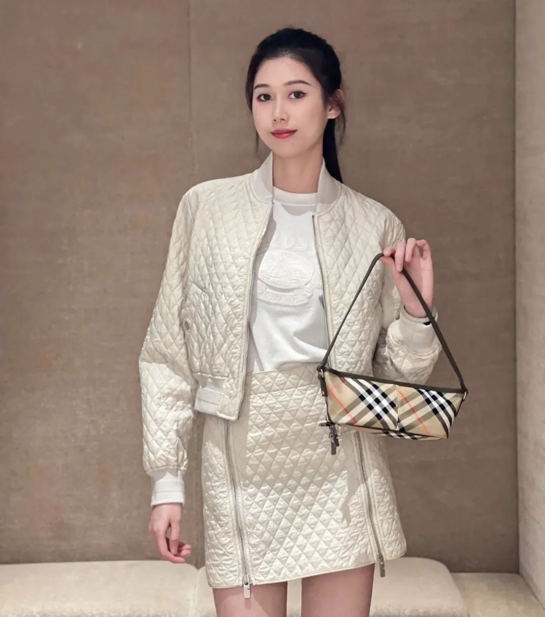 1只包3种背法！Burberry新出的神仙腋下包，通勤约会秒切换，后悔没早买！缩略图
