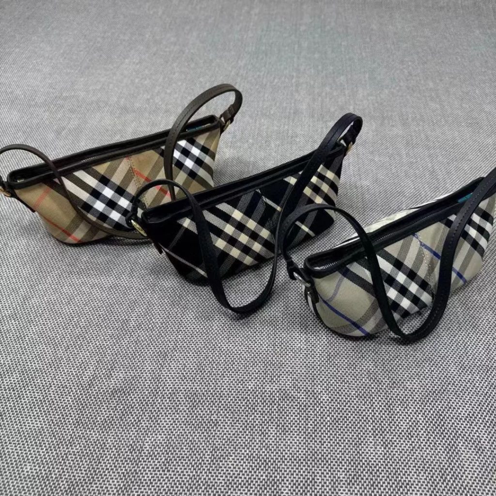 1只包3种背法！Burberry新出的神仙腋下包，通勤约会秒切换，后悔没早买！插图4