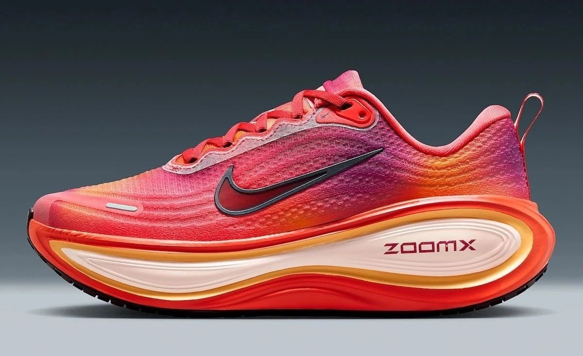 耐克专为女性设计的一款缓震跑鞋Nike Vomero Plus “Sunset”将于 2025 年 8 月上市缩略图