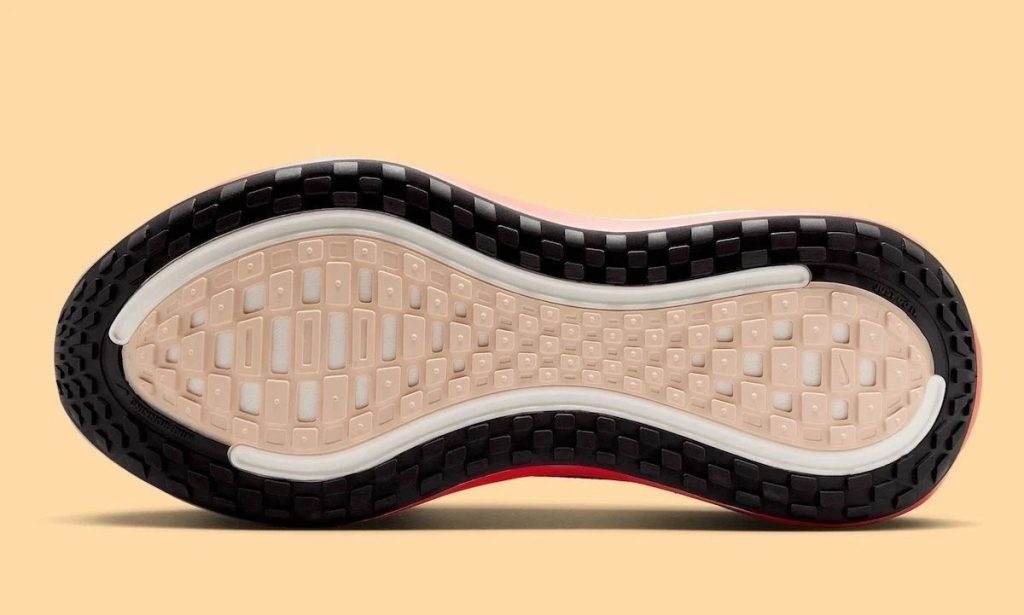 耐克专为女性设计的一款缓震跑鞋Nike Vomero Plus “Sunset”将于 2025 年 8 月上市插图1