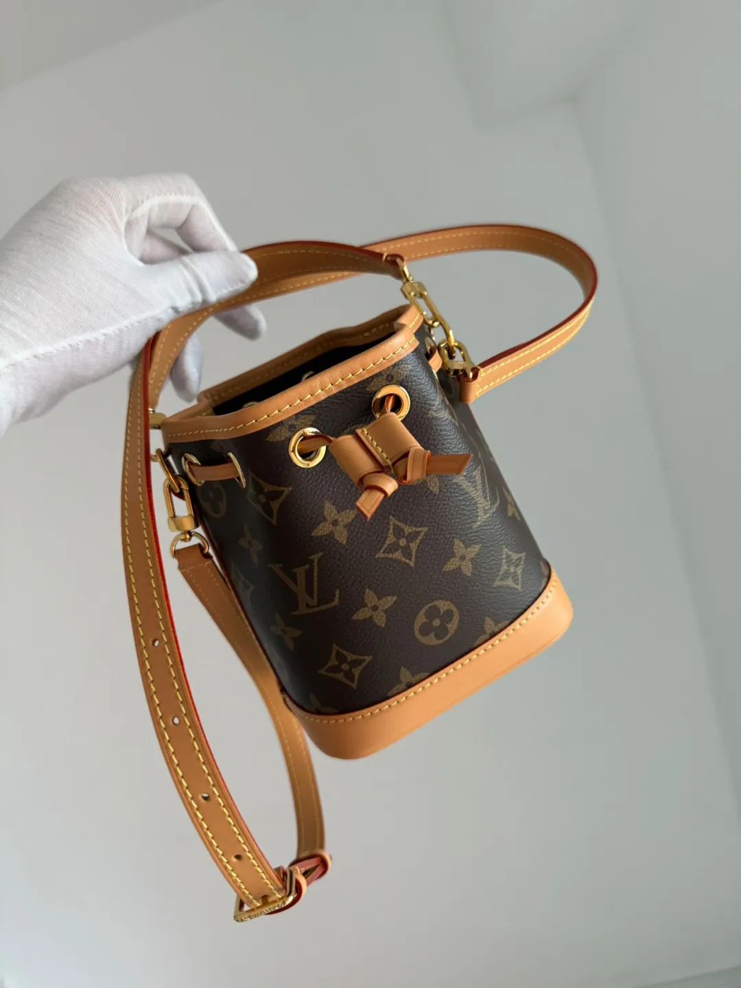LV NANO NOE 1只水桶包=6种背法？今夏断货王被我找到了！缩略图