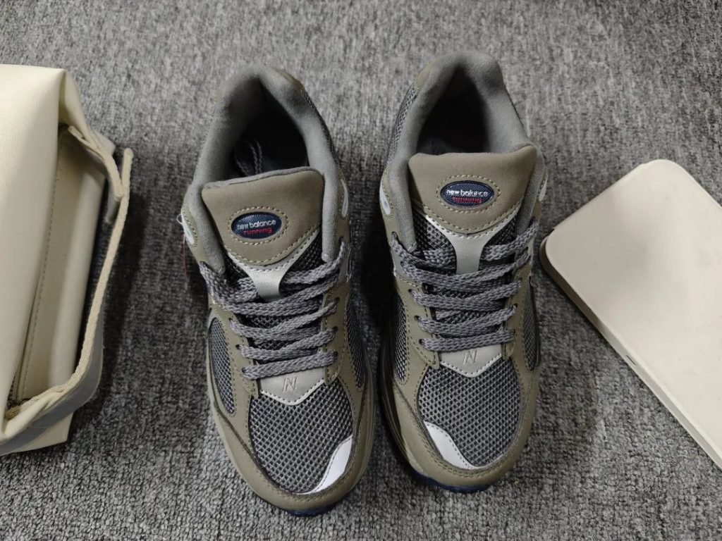 最酷的一个配色！New Balance 2002R水泥灰插图1