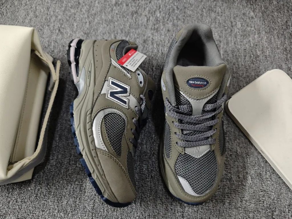 最酷的一个配色！New Balance 2002R水泥灰插图2