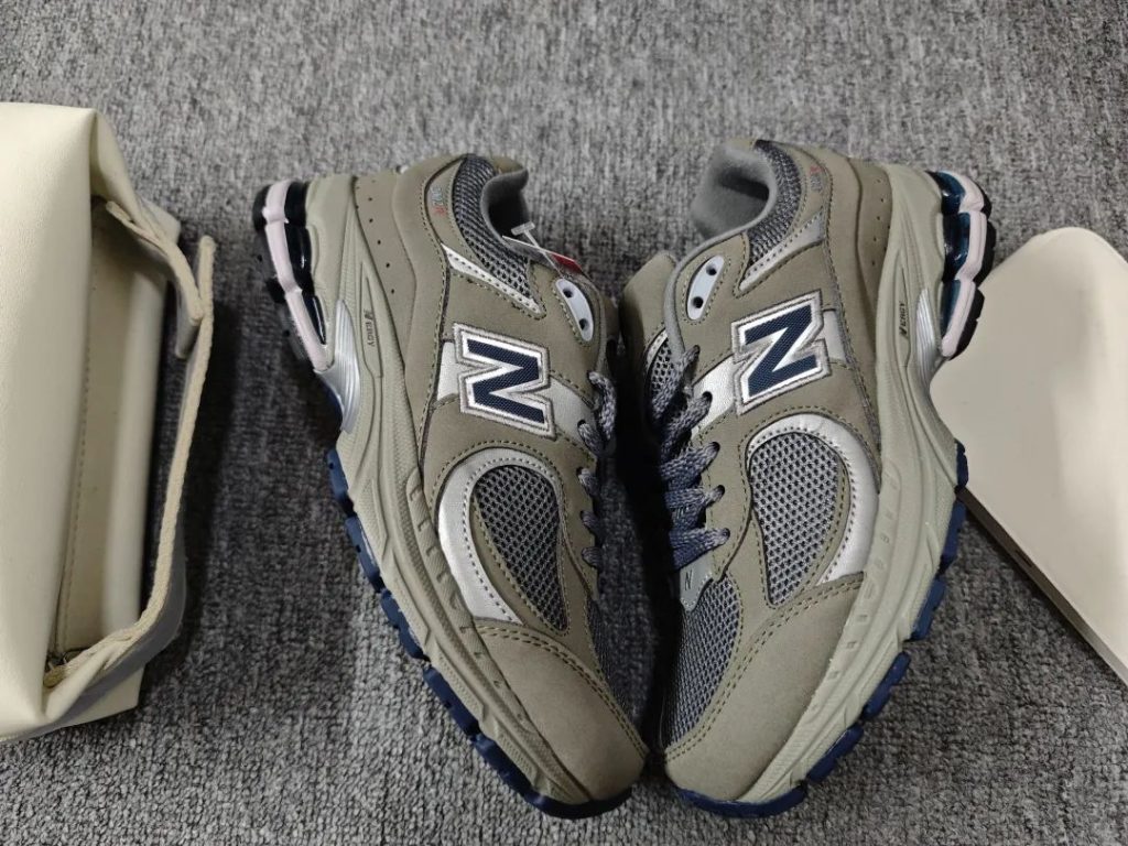 最酷的一个配色！New Balance 2002R水泥灰插图3