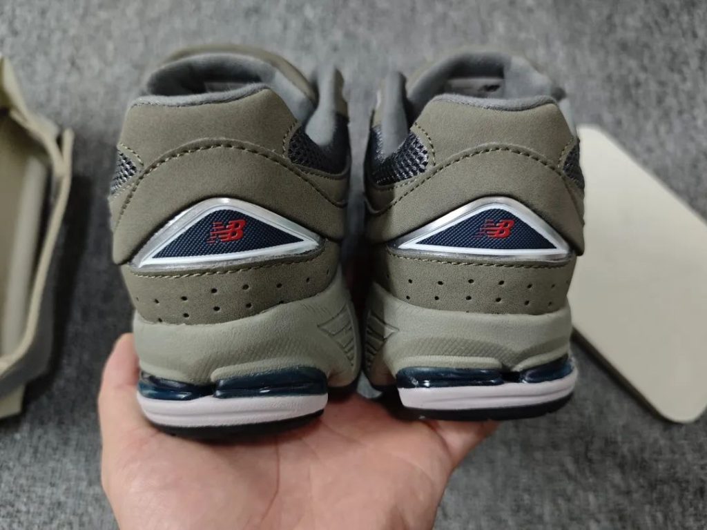 最酷的一个配色！New Balance 2002R水泥灰插图4
