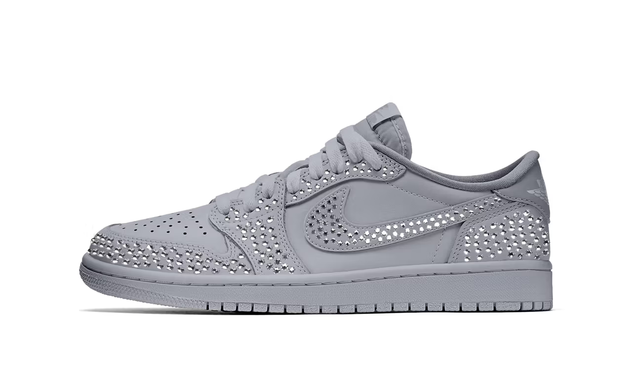 售价 1,000 美元的施华洛世奇 x Air Jordan 1 Low OG “模拟图”提前半年曝光缩略图