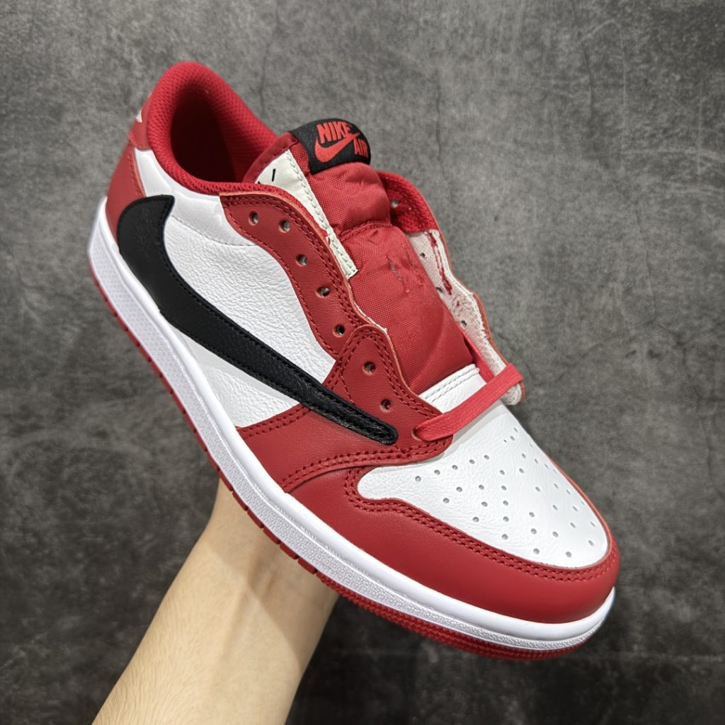 Air Jordan AJ1 Low OG SP TS联名倒钩低帮 白红倒钩定制款插图1 Air Jordan AJ1 Low OG SP TS联名倒钩低帮 白红倒钩定制款插图1