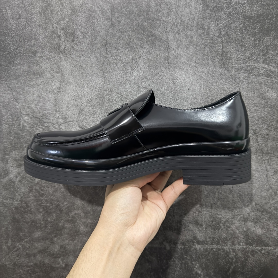 Prada 乐福鞋 全真牛皮 2024年春夏最好的穿的乐福鞋缩略图