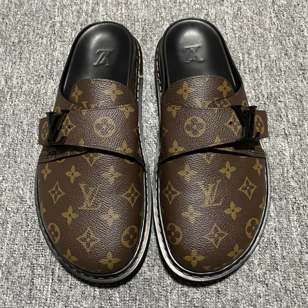原厂级Louis Vuitton Easy 路易威登 LV 皮革拼接 博肯半包头拖鞋凉鞋插图 原厂级Louis Vuitton Easy 路易威登 LV 皮革拼接 博肯半包头拖鞋凉鞋插图