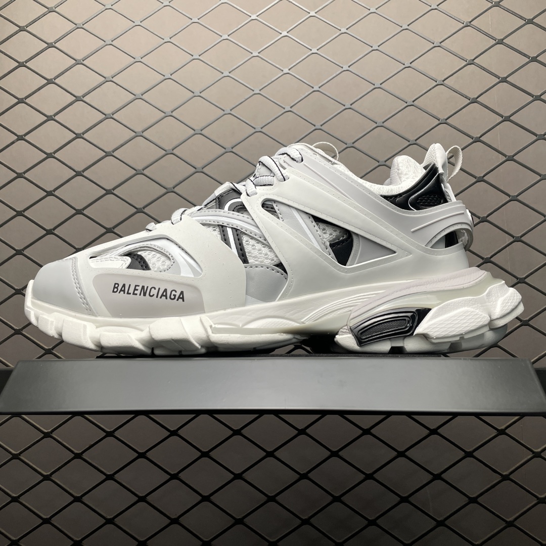 Balenciaga 巴黎世家 Track Sneaker 巴黎世家三代 户外概念复古老爹鞋缩略图 Balenciaga 巴黎世家 Track Sneaker 巴黎世家三代 户外概念复古老爹鞋缩略图