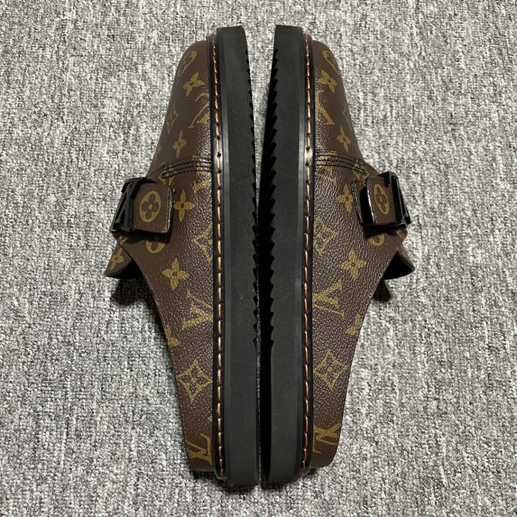 原厂级Louis Vuitton Easy 路易威登 LV 皮革拼接 博肯半包头拖鞋凉鞋插图1 原厂级Louis Vuitton Easy 路易威登 LV 皮革拼接 博肯半包头拖鞋凉鞋插图1