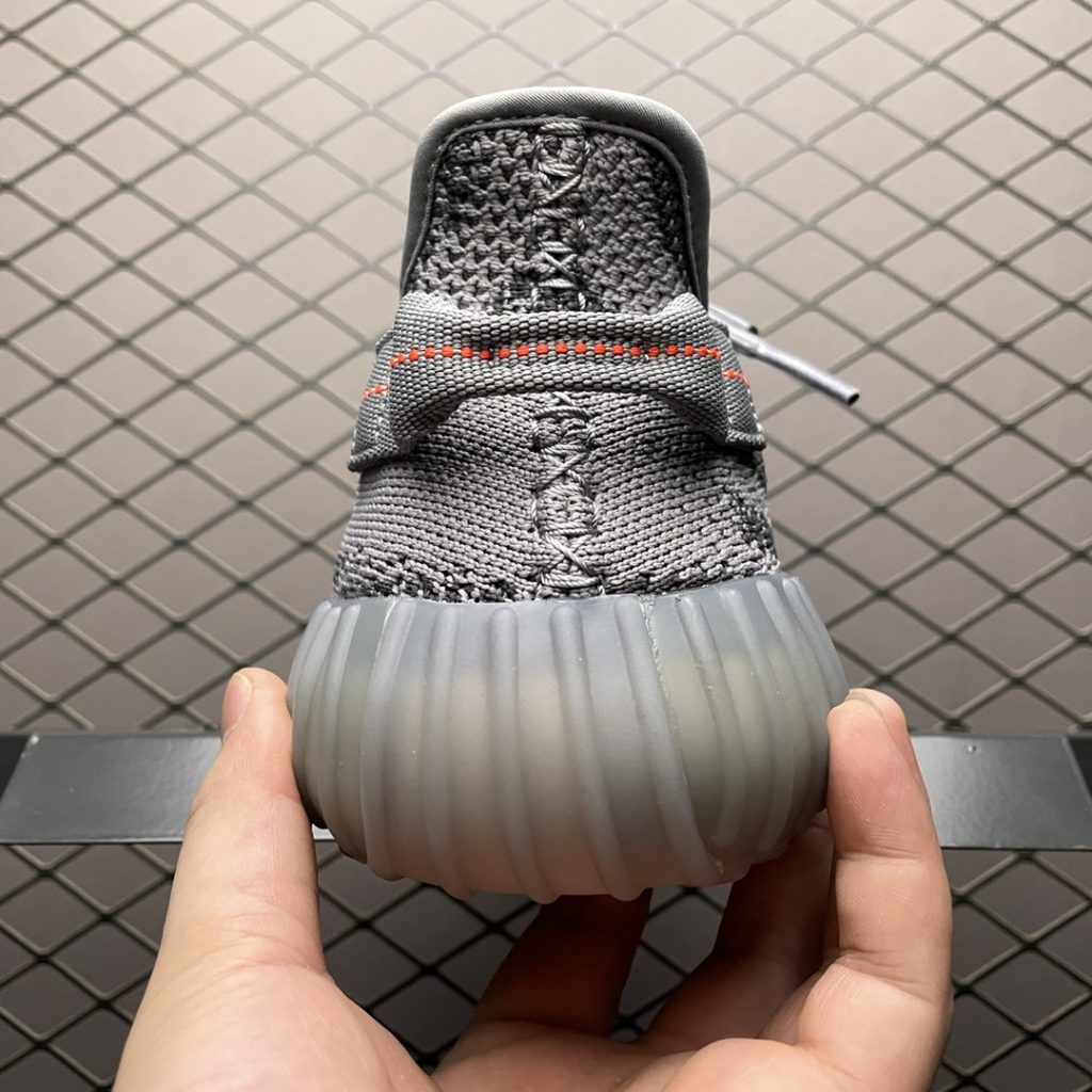 AD 阿迪 Yeezy Boost 350V2 侃爷椰子 ” Beluga 2.0 ” 酷灰 新灰橙插图1 AD 阿迪 Yeezy Boost 350V2 侃爷椰子 ” Beluga 2.0 ” 酷灰 新灰橙插图1