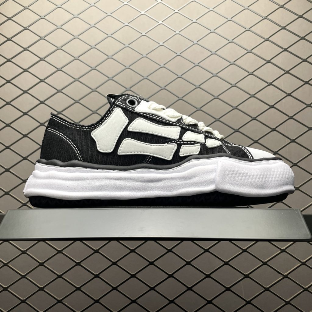 Amiri x MIHARA YASUHIRO 埃米尔联名款 变形溶解鞋 骨头鞋插图 Amiri x MIHARA YASUHIRO 埃米尔联名款 变形溶解鞋 骨头鞋插图