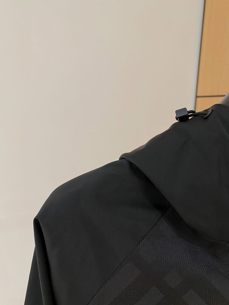 巴宝莉新款夹克外套，秀场新品‼品相非常完美插图1