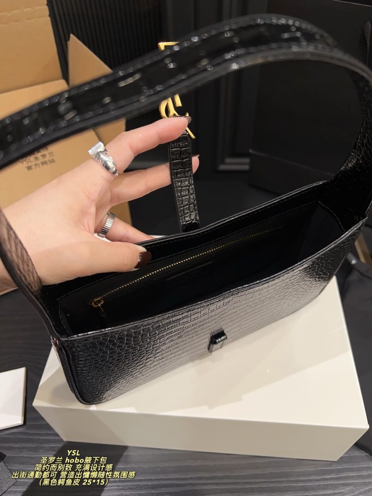 圣罗兰 Hobo鳄鱼皮腋下包 YSL 今年火到爆炸腋下包插图1 圣罗兰 Hobo鳄鱼皮腋下包 YSL 今年火到爆炸腋下包插图1