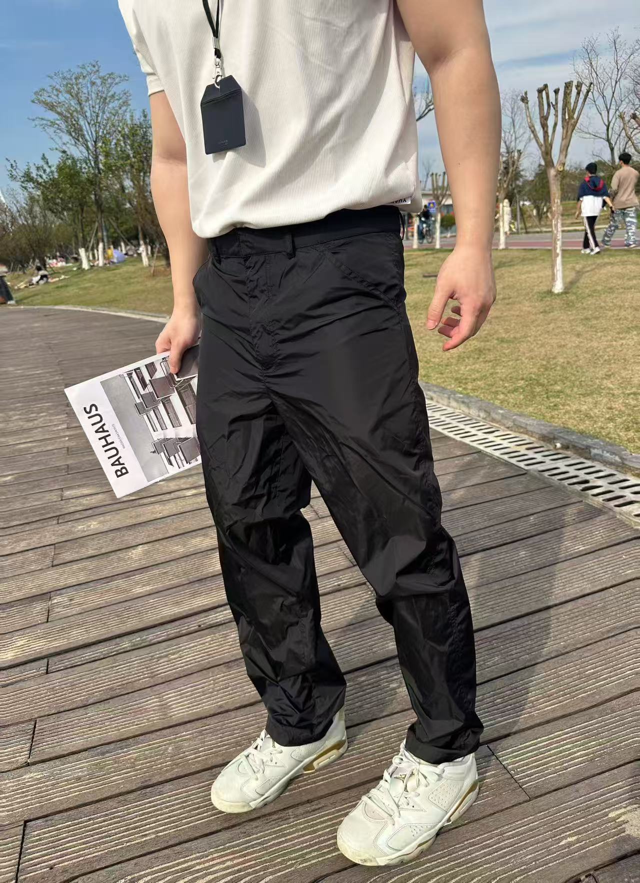 PRADA普拉达PRD 后翻盖口袋再生尼龙长裤缩略图 PRADA普拉达PRD 后翻盖口袋再生尼龙长裤缩略图