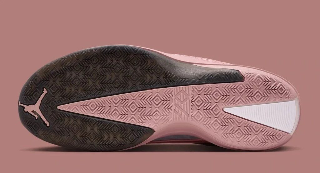 9月20日发售的Air Jordan 40“Dusty Rose”插图2