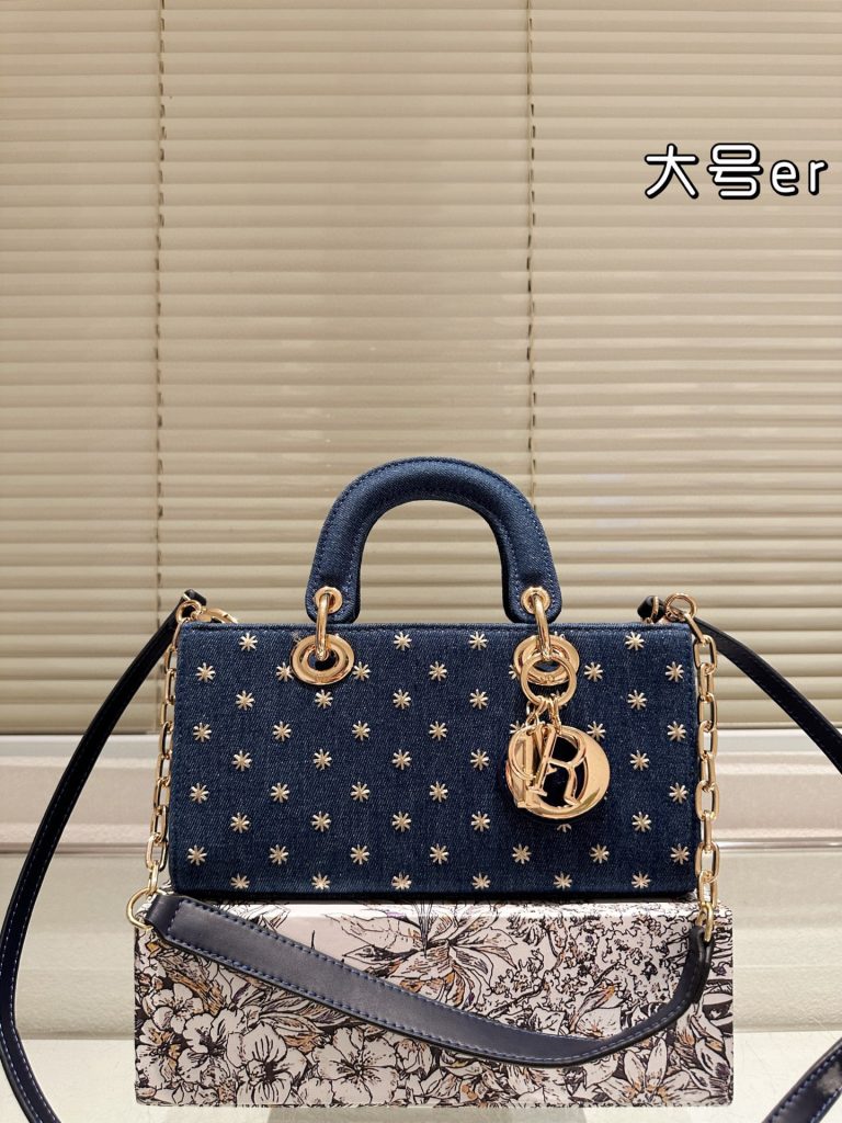 Dior横版 牛仔戴妃包 Lady D-Joy新款 内里配羊筋单肩包插图 Dior横版 牛仔戴妃包 Lady D-Joy新款 内里配羊筋单肩包插图