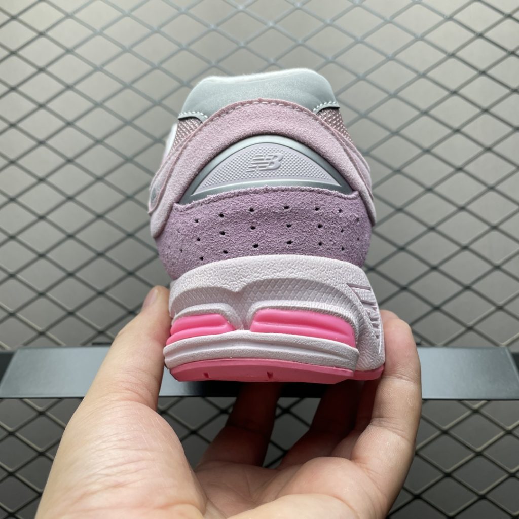 纯原 New Balance 新百伦 M2002RCR 复古休闲跑步鞋插图1 纯原 New Balance 新百伦 M2002RCR 复古休闲跑步鞋插图1