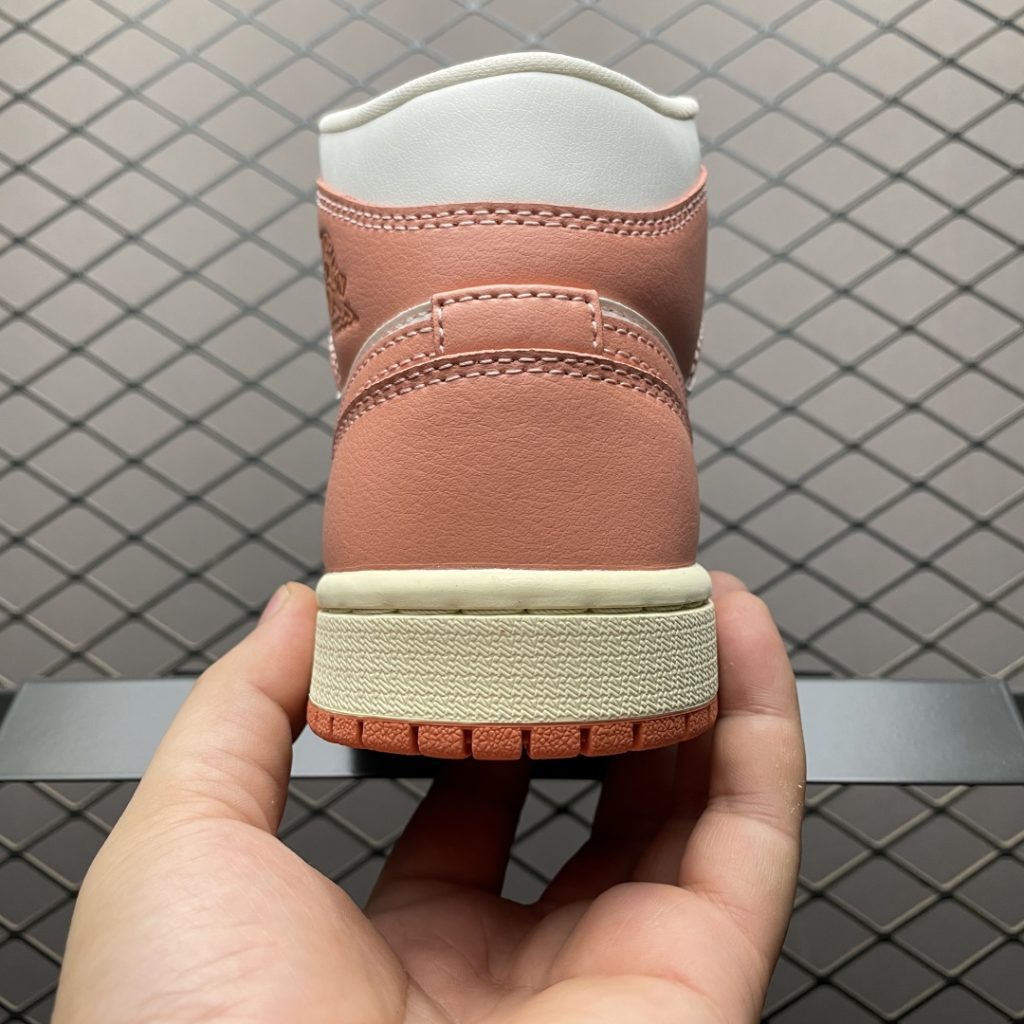 莆田顶级纯原Air Jordan 1 Mid AJ1乔1中帮文化篮球鞋插图1