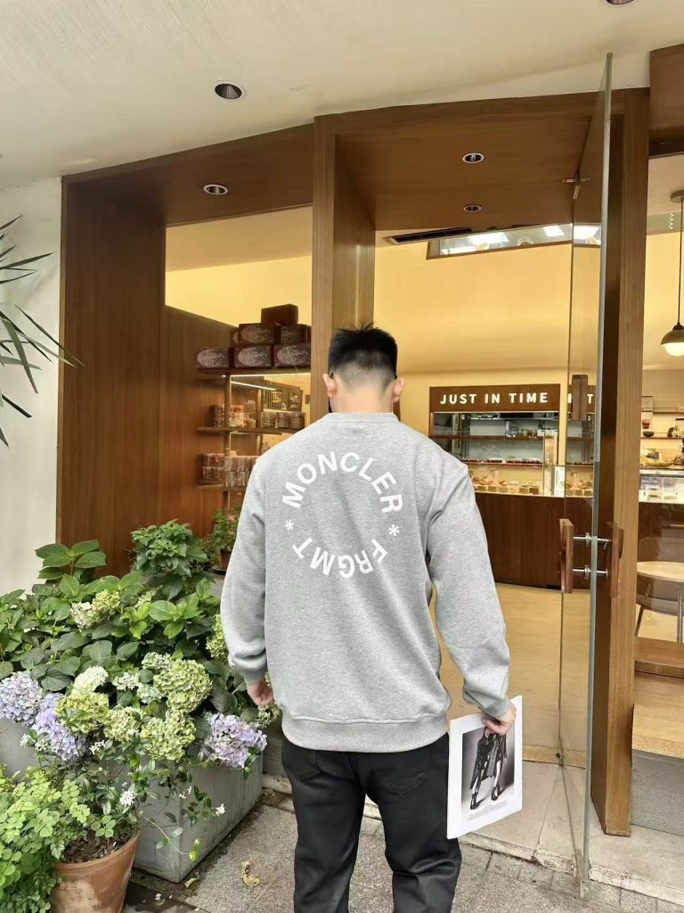 MONCLER蒙口MC 藤原浩圆环印花圆领卫衣插图 MONCLER蒙口MC 藤原浩圆环印花圆领卫衣插图