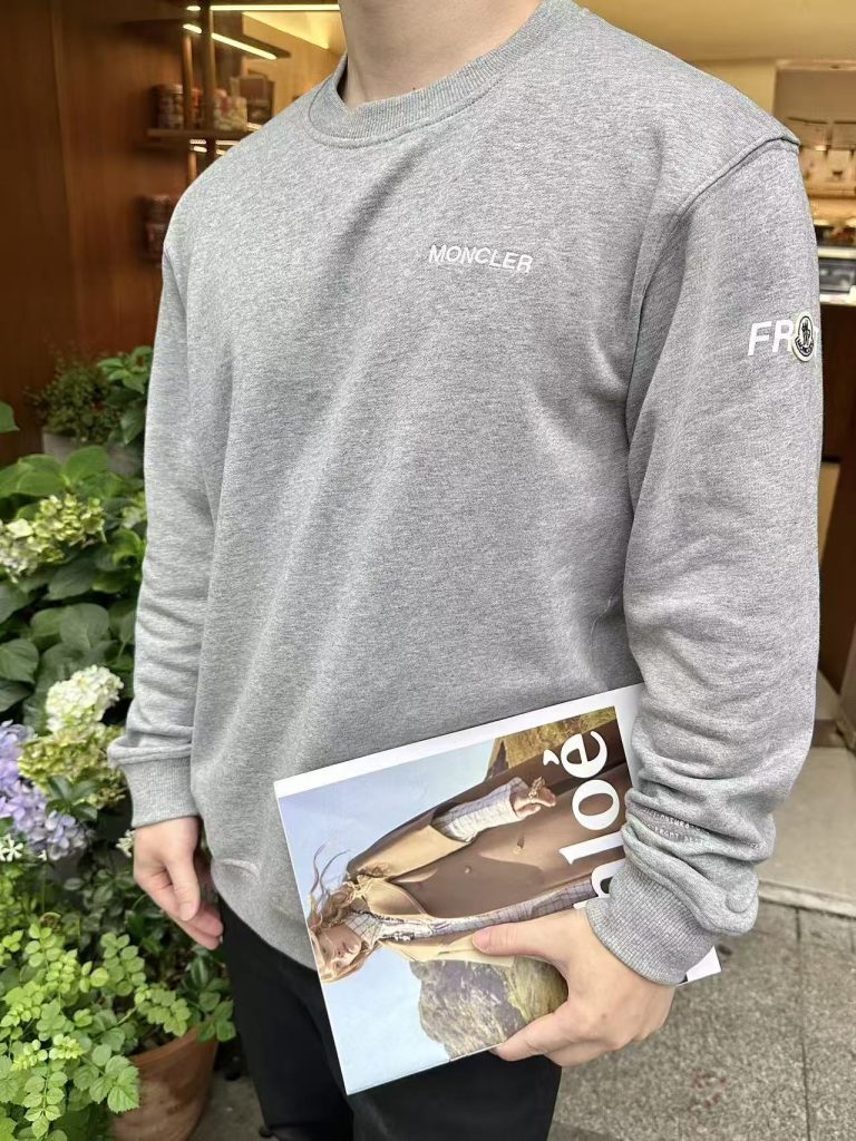 MONCLER蒙口MC 藤原浩圆环印花圆领卫衣插图1 MONCLER蒙口MC 藤原浩圆环印花圆领卫衣插图1
