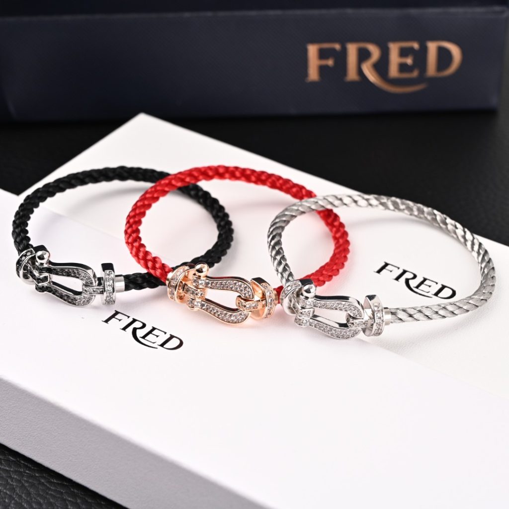 FRED斐登 费雷德 玫瑰满钻小号马蹄扣红黄色尼龙绳手链插图1