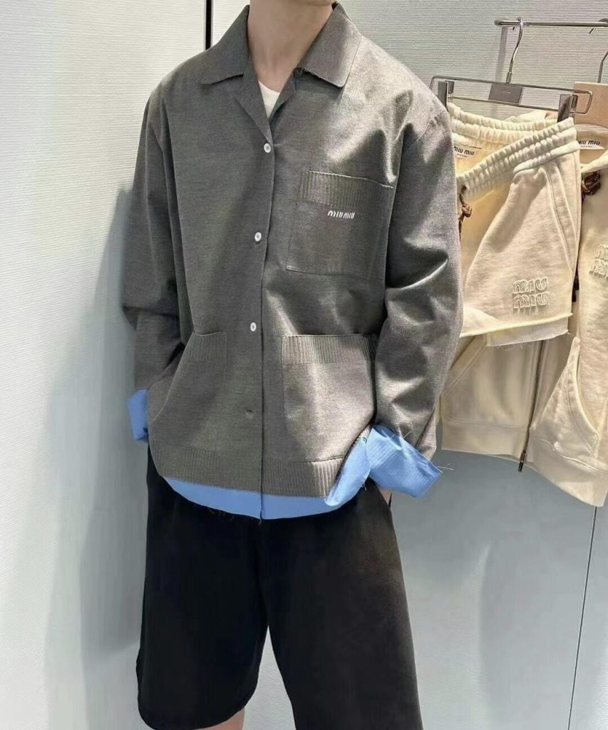 MIU MIU缪缪MM 假两层翻领针织开衫上衣外套插图1 MIU MIU缪缪MM 假两层翻领针织开衫上衣外套插图1