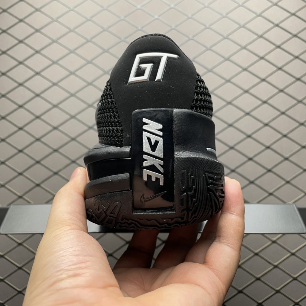GT Cut系列各代鞋款的耐磨性对比如何?哪一代更耐用?插图1 GT Cut系列各代鞋款的耐磨性对比如何?哪一代更耐用?插图1