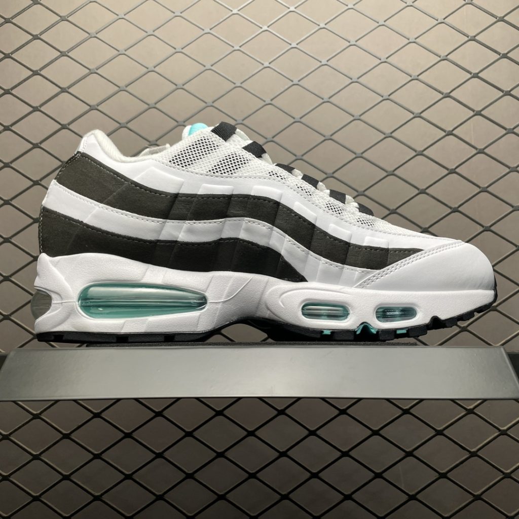 NK Air Max 95 低帮休闲运动鞋 IM7409-100大厂出品 品质板正 性价比无敌插图 NK Air Max 95 低帮休闲运动鞋 IM7409-100大厂出品 品质板正 性价比无敌插图