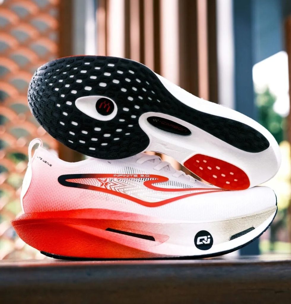 这双跑鞋的「中国魂」,比它的碳板更硬核!插图 这双跑鞋的「中国魂」,比它的碳板更硬核!插图