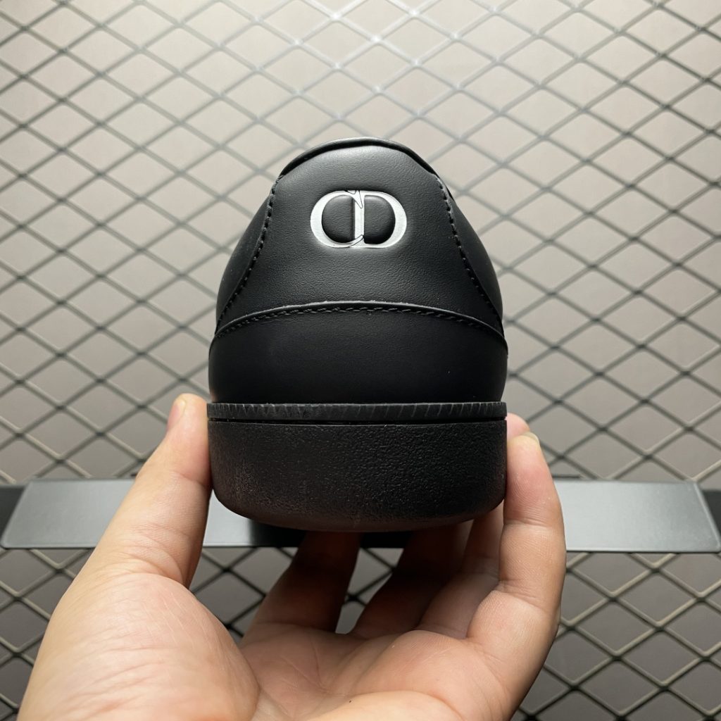 Dior 迪奥 B01 老钱风 低帮休闲板鞋插图1 Dior 迪奥 B01 老钱风 低帮休闲板鞋插图1