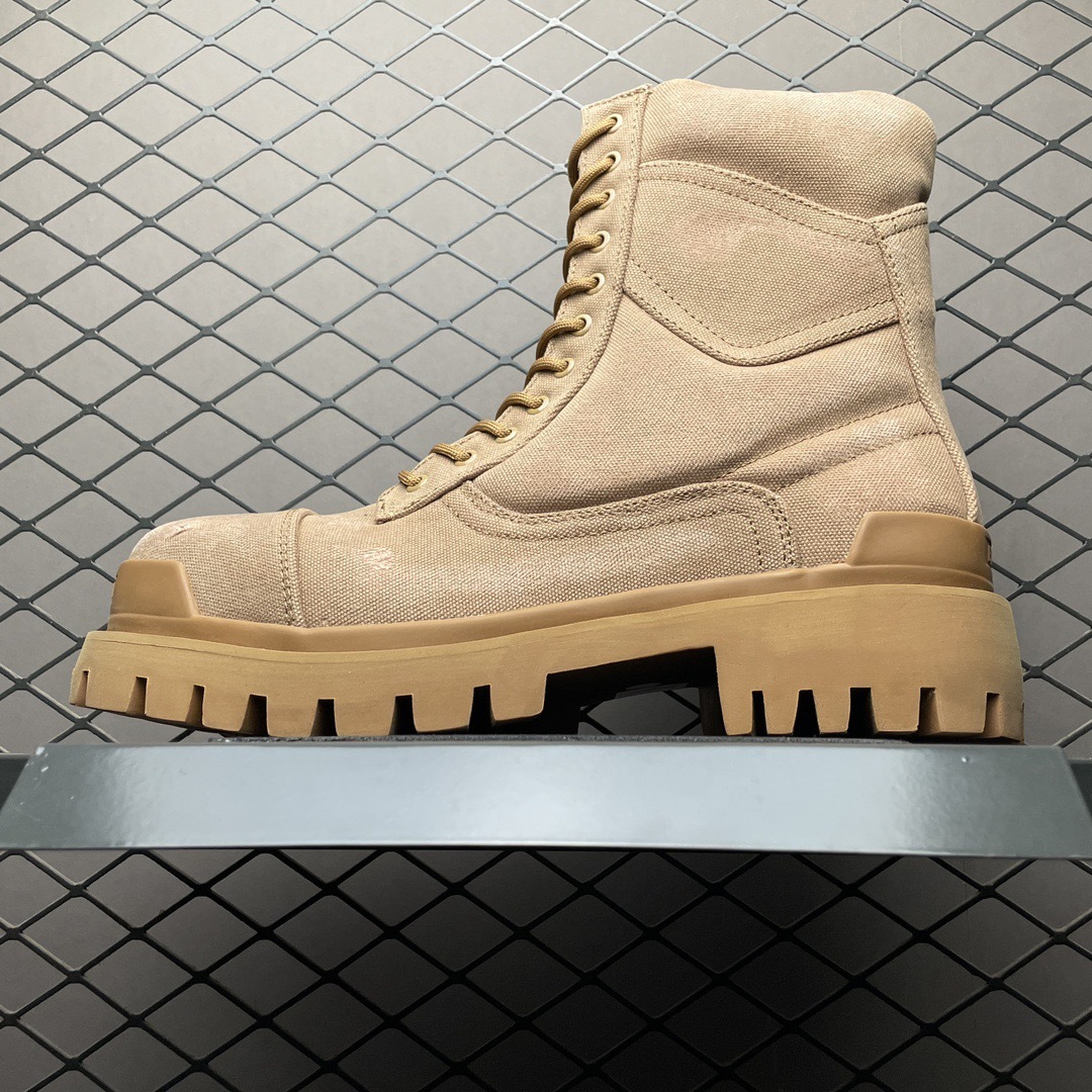 巴黎世家Strike厚底高帮靴的鞋底有哪些独特设计?缩略图 巴黎世家Strike厚底高帮靴的鞋底有哪些独特设计?缩略图