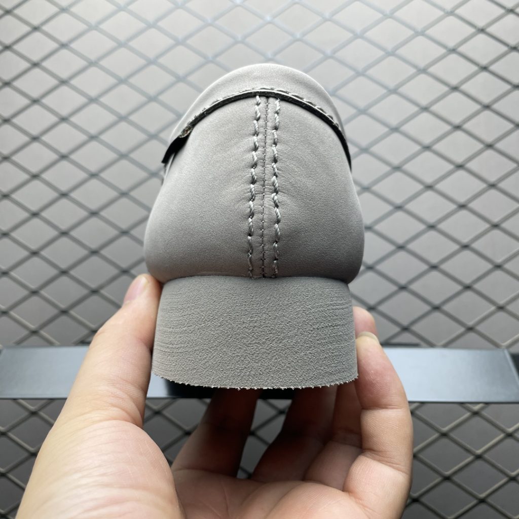 莆田鞋底是什么材质？顶级纯原莆田鞋底硬是正常吗？插图1