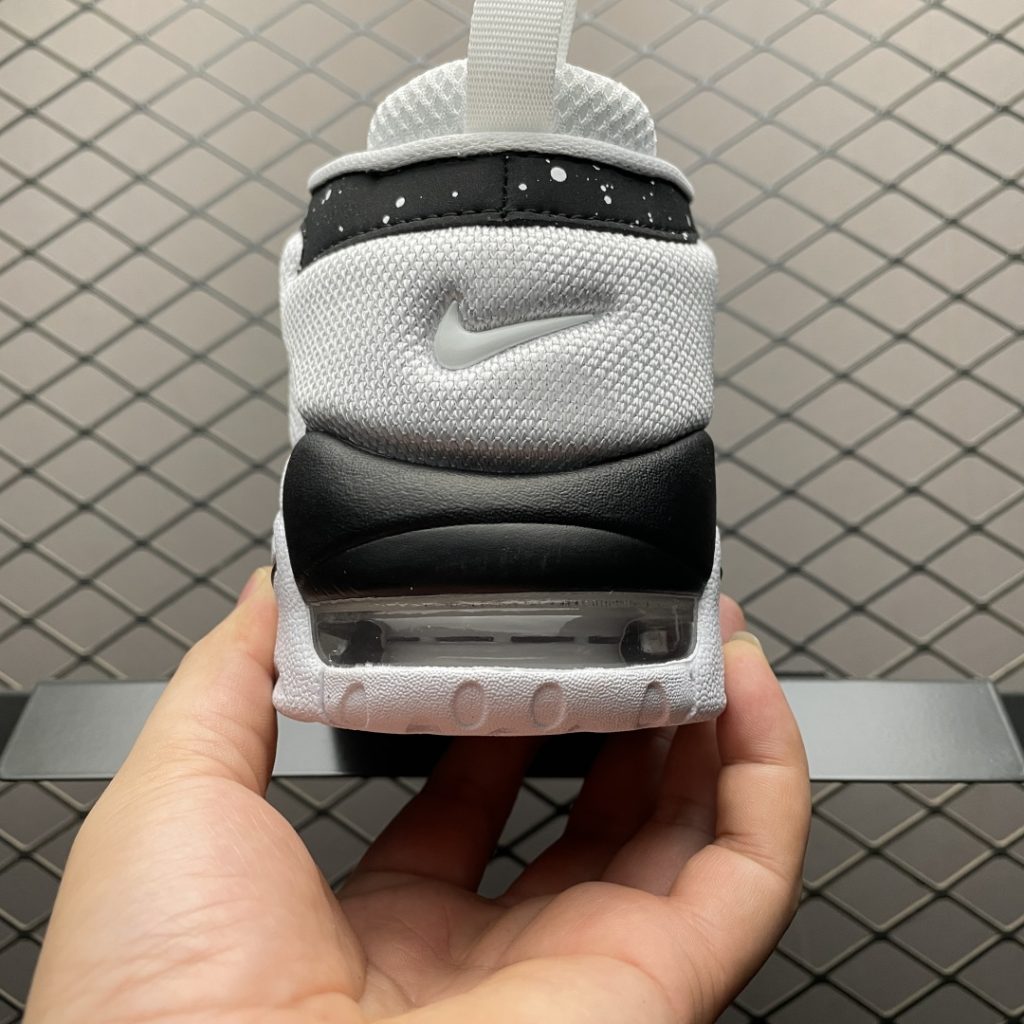 NK Air More Uptempo Low 大AIR皮蓬复古篮球鞋插图1 NK Air More Uptempo Low 大AIR皮蓬复古篮球鞋插图1