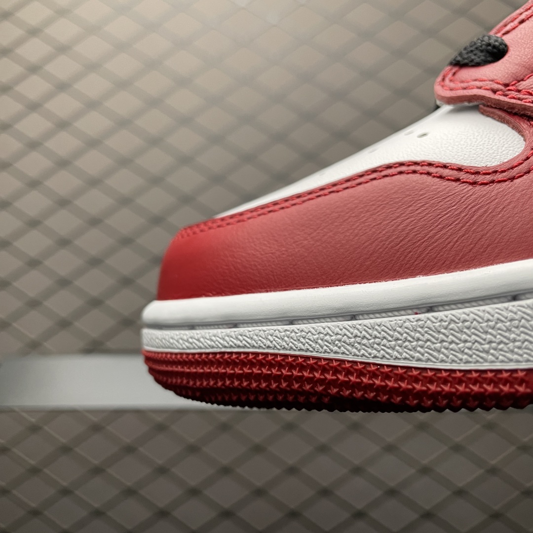 乔丹芝加哥这双鞋的复刻版和元年版在材质和工艺上有什么区别?缩略图 乔丹芝加哥这双鞋的复刻版和元年版在材质和工艺上有什么区别?缩略图