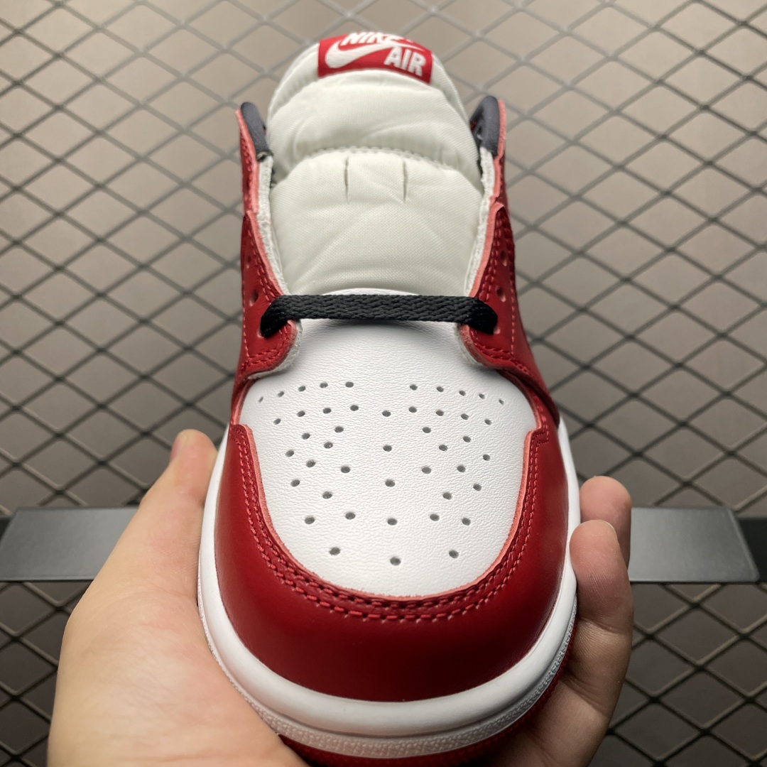 乔丹芝加哥复刻版和元年版哪个更受欢迎？缩略图