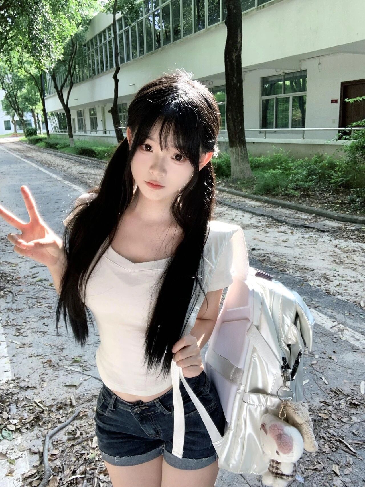 元气少女风+白色短袖+牛仔短裤+青春感缩略图 元气少女风+白色短袖+牛仔短裤+青春感缩略图