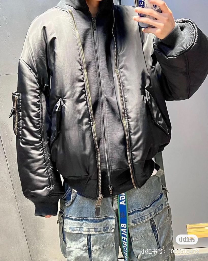 BALENCIAGA巴黎世家BLCG bomber双层连帽棉服插图 BALENCIAGA巴黎世家BLCG bomber双层连帽棉服插图