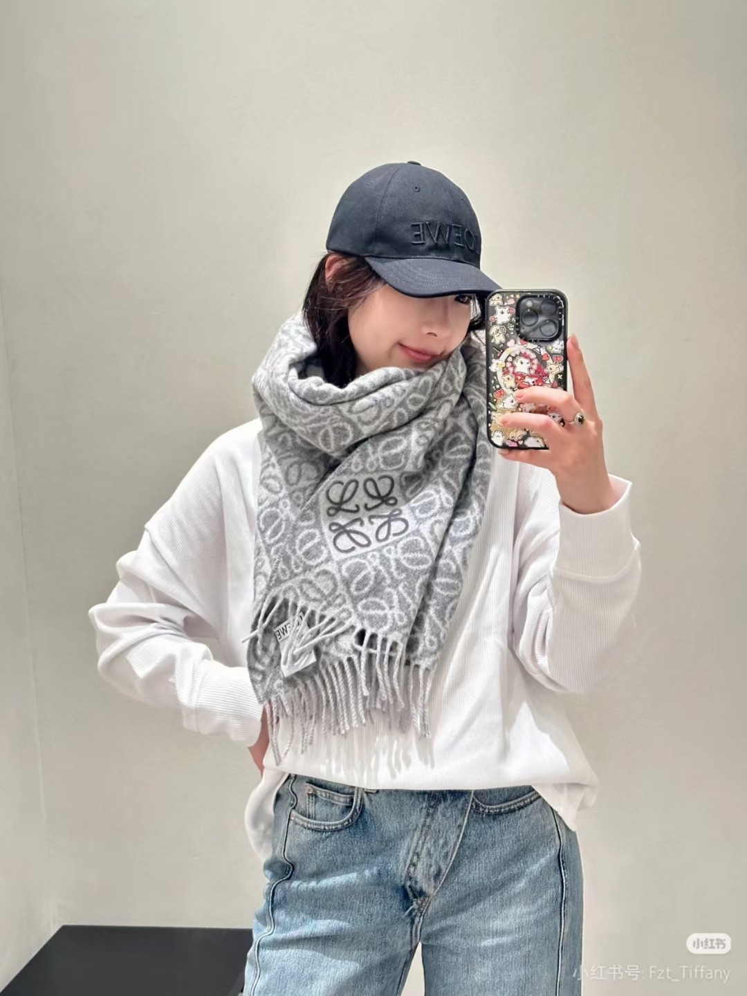 LOEWE罗意威 Anagram 提花双面羊毛羊绒流苏长围巾缩略图 LOEWE罗意威 Anagram 提花双面羊毛羊绒流苏长围巾缩略图