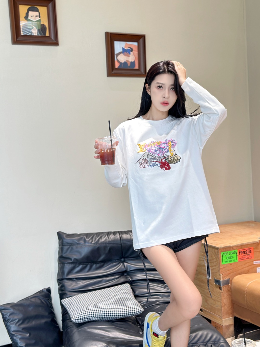 LOUIS VUITTON/路易威登LV 文化风景图案元素刺绣长袖T恤缩略图 LOUIS VUITTON/路易威登LV 文化风景图案元素刺绣长袖T恤缩略图