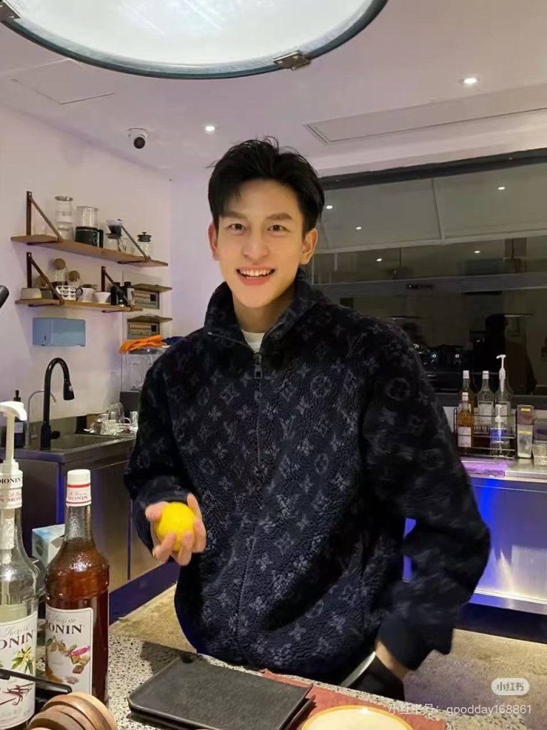 LOUIS VUITTON/路易威登LV 满印三花泰迪绒夹克外套插图 LOUIS VUITTON/路易威登LV 满印三花泰迪绒夹克外套插图