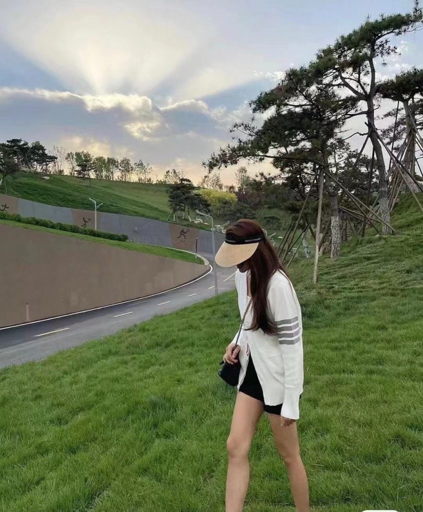 THOM BROWNE/汤姆布朗TB 四条杠加厚针织开衫毛衣插图 THOM BROWNE/汤姆布朗TB 四条杠加厚针织开衫毛衣插图